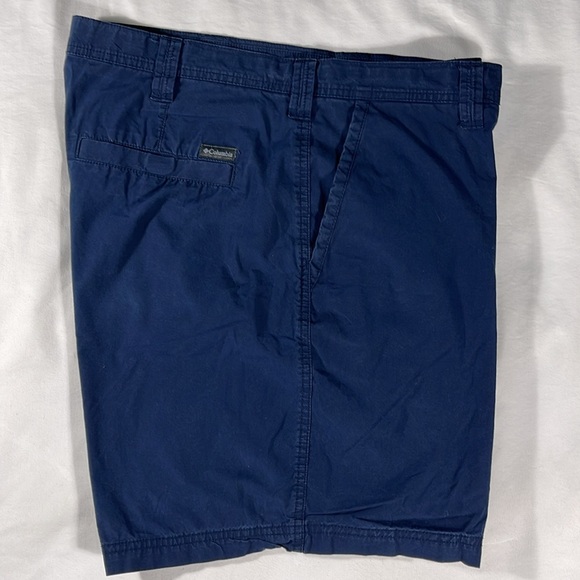 Columbia mens navy lightweight flat front 7.5" inseam chino shorts - size 38 - Picture 9 of 11